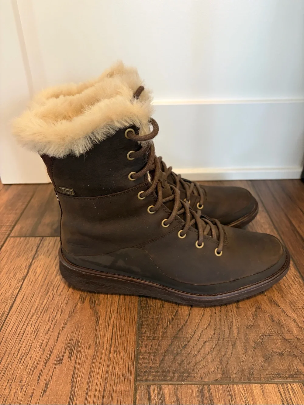Merrell Women's Brown Faux-Fur Trim Winter Lace-Up Boots
